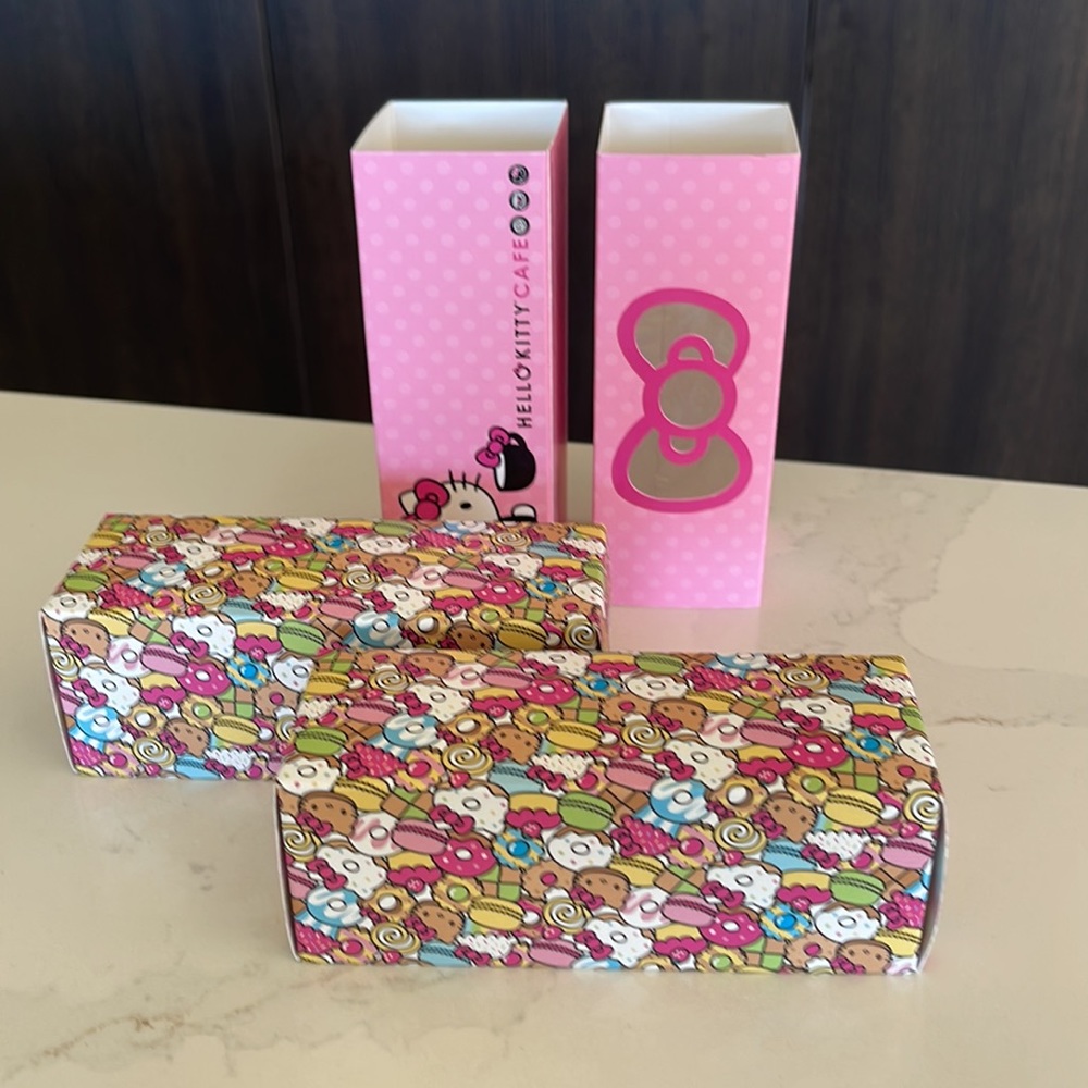 Hello Kitty Cafe Bundle - Picture 7 of 12